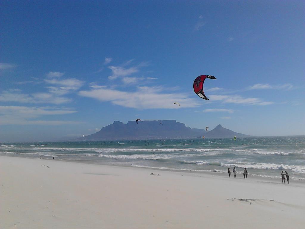 Hotel Port House Bloubergstrand Exterior foto